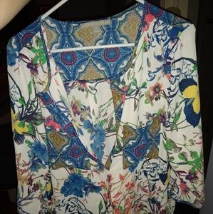 Beautiful patterned top XL